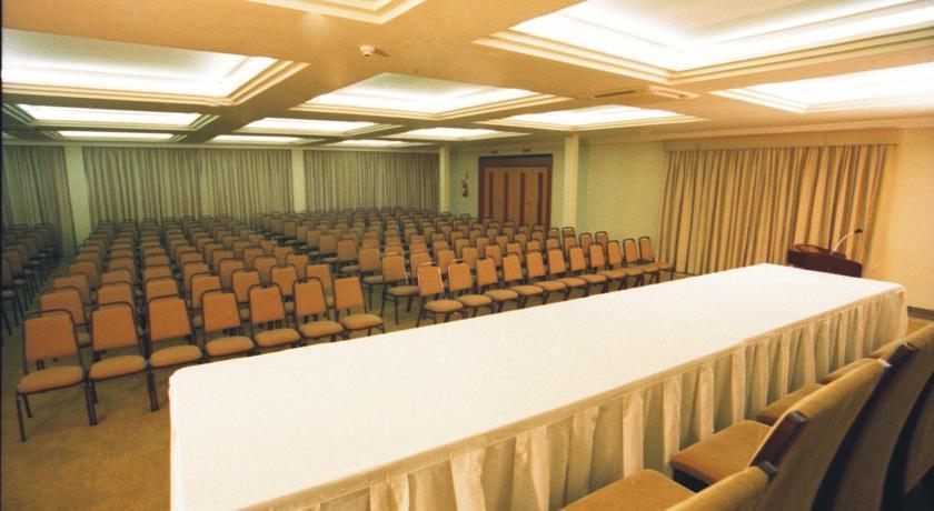 Astron Suites Sao Jose Dos Pinhais By Nobile Zewnętrze zdjęcie