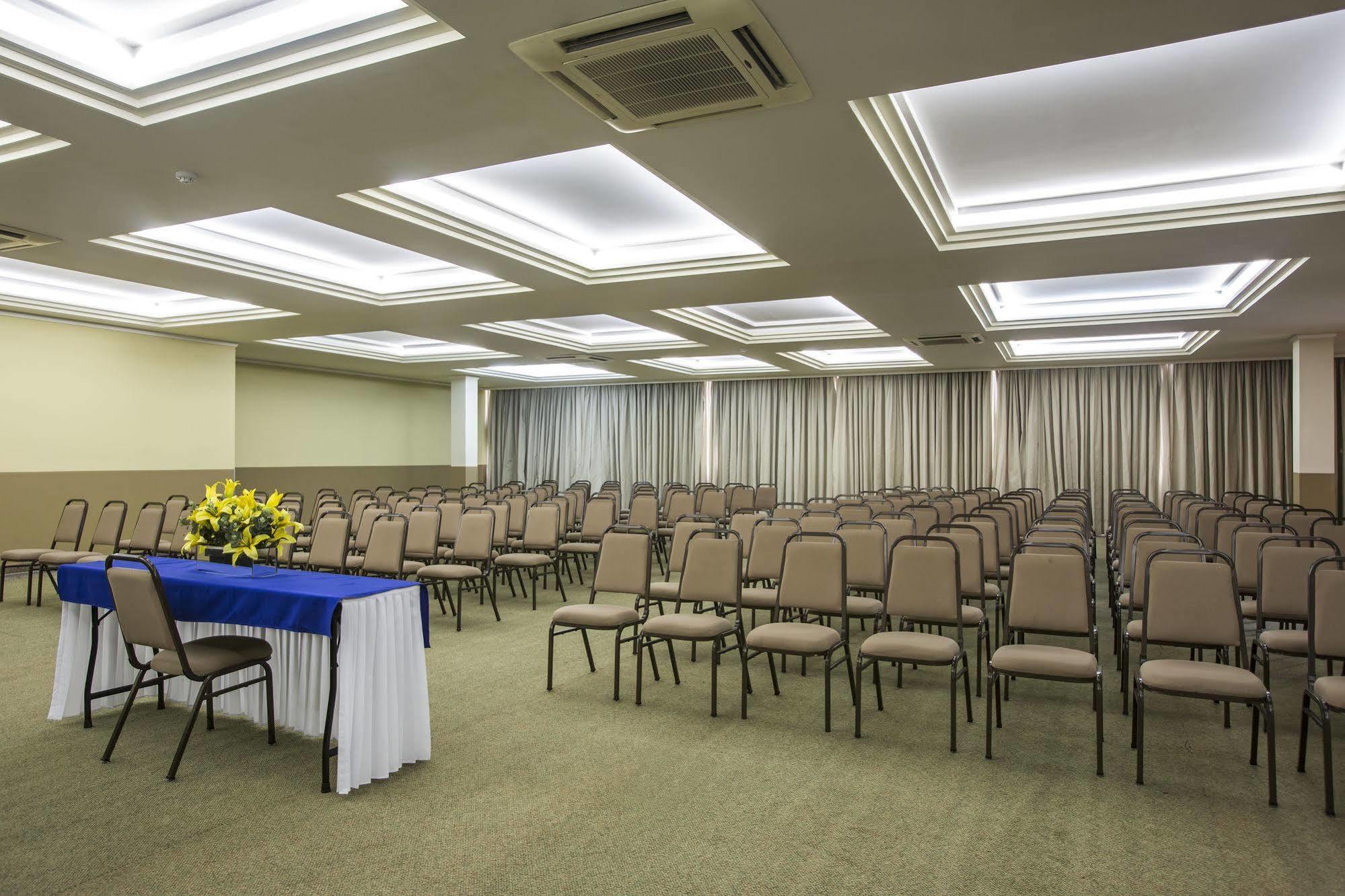 Astron Suites Sao Jose Dos Pinhais By Nobile Zewnętrze zdjęcie